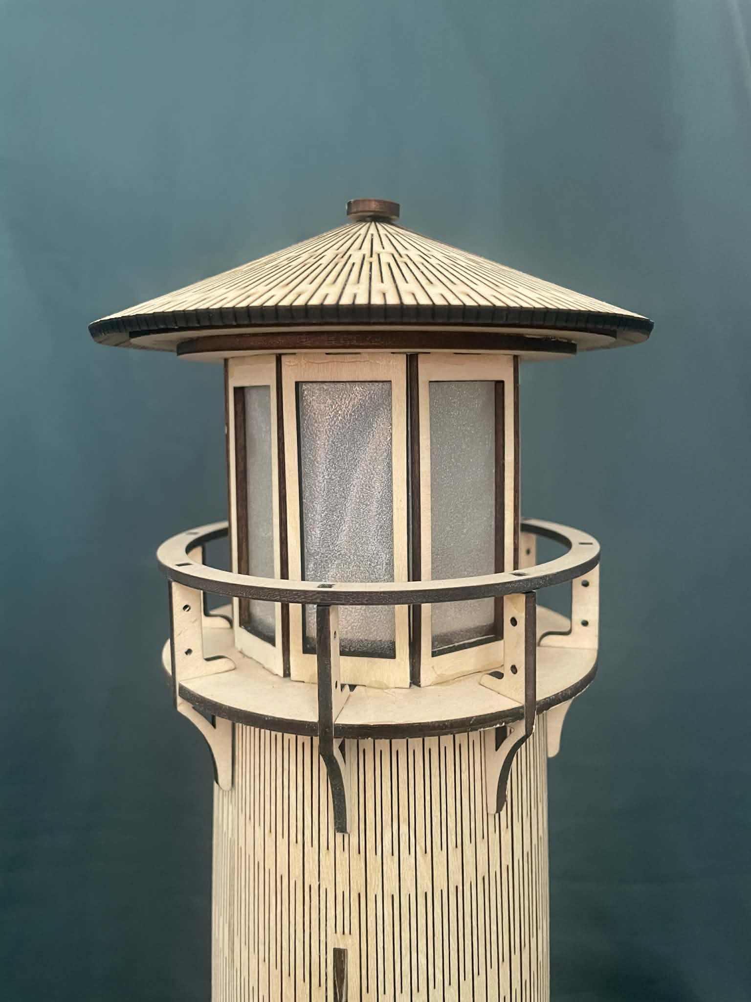 Phare Lumineux en bois – Image 3